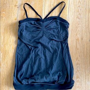 LULULEMON SIZE 6